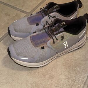 On cloud   kids Athletic Shoes in light purple. Good condition.